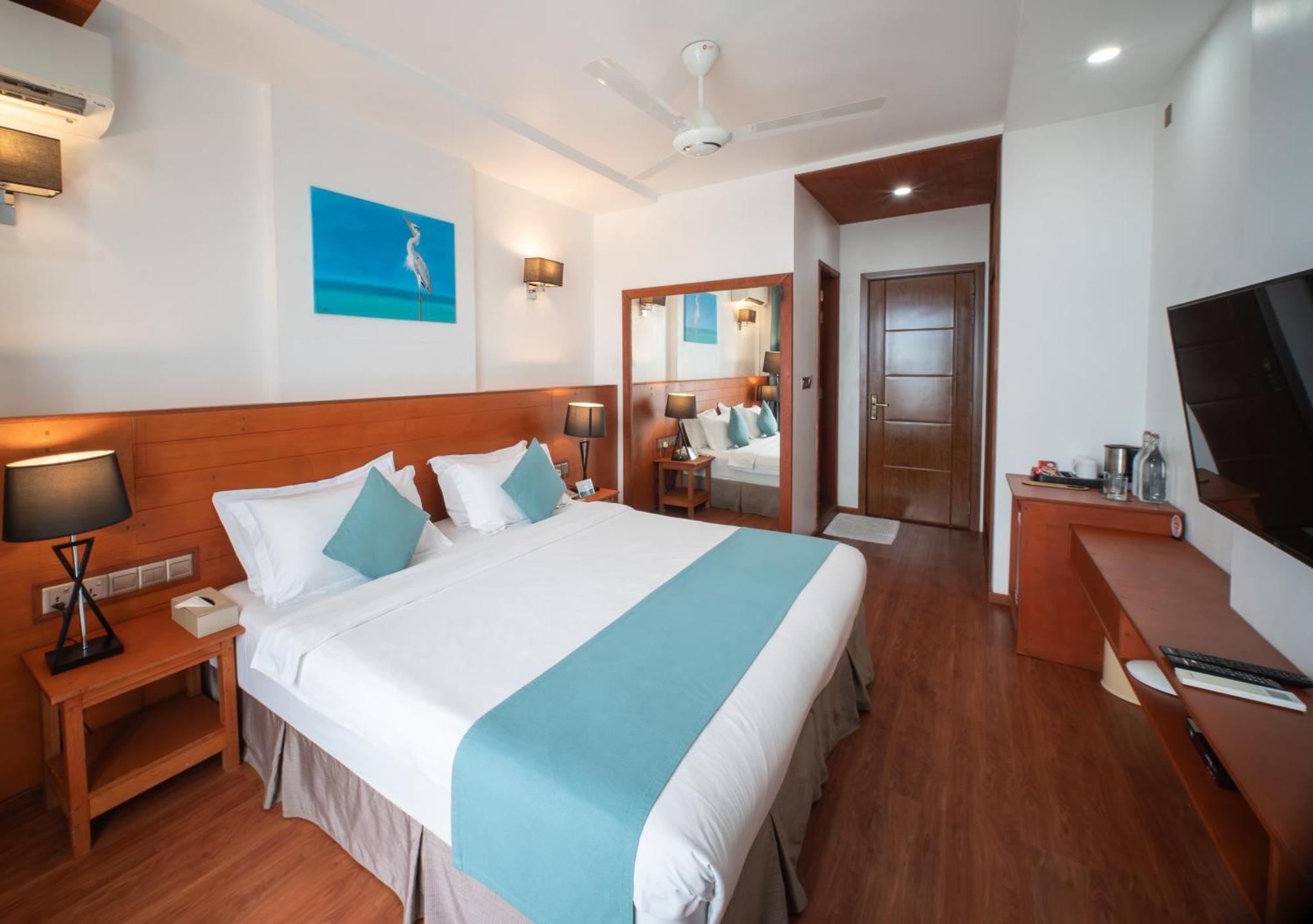 Araamu Holidays&Spa Dhiffushi Buitenkant foto